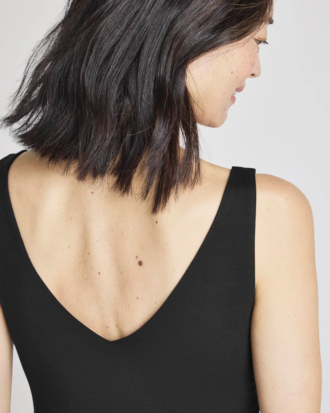24/7 LYR V-Neck Tank