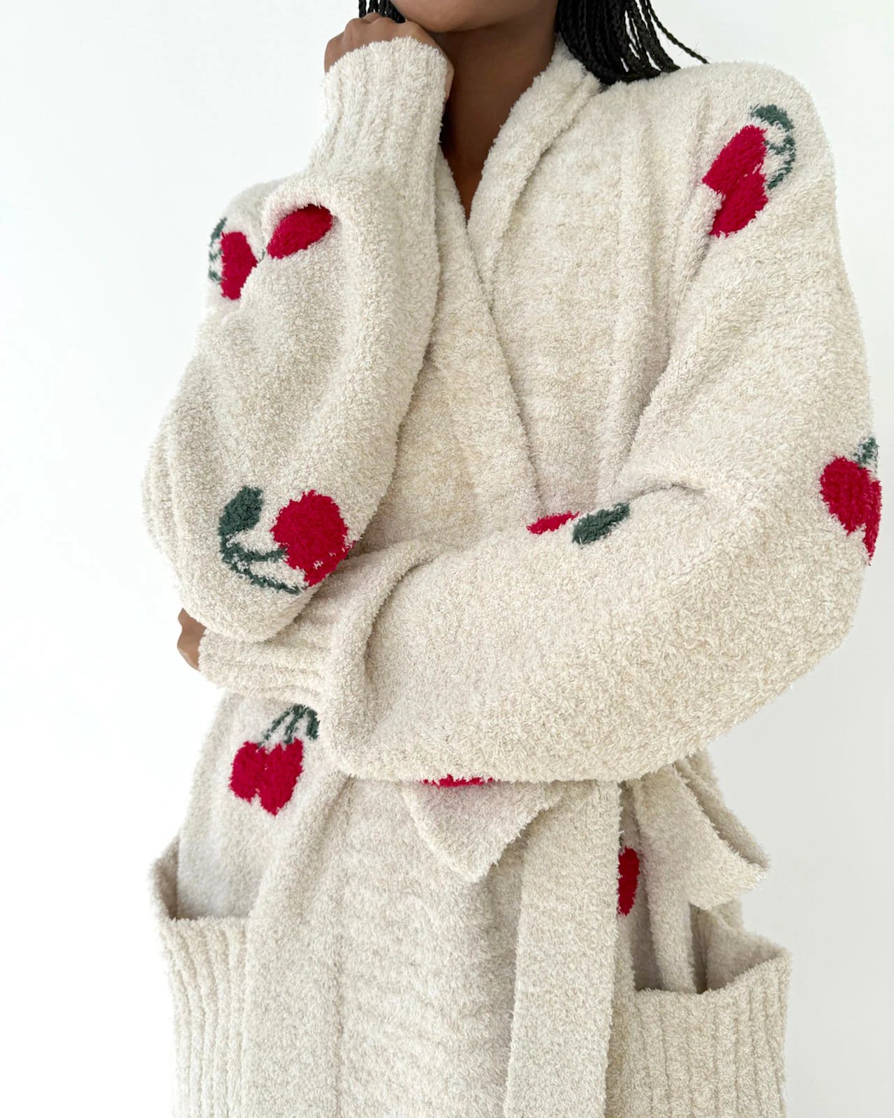 1821-pomona-fuzzy-yarn-cherries-pj-robe-3.webp Pomona Fuzzy Yarn Cherries PJ Robe