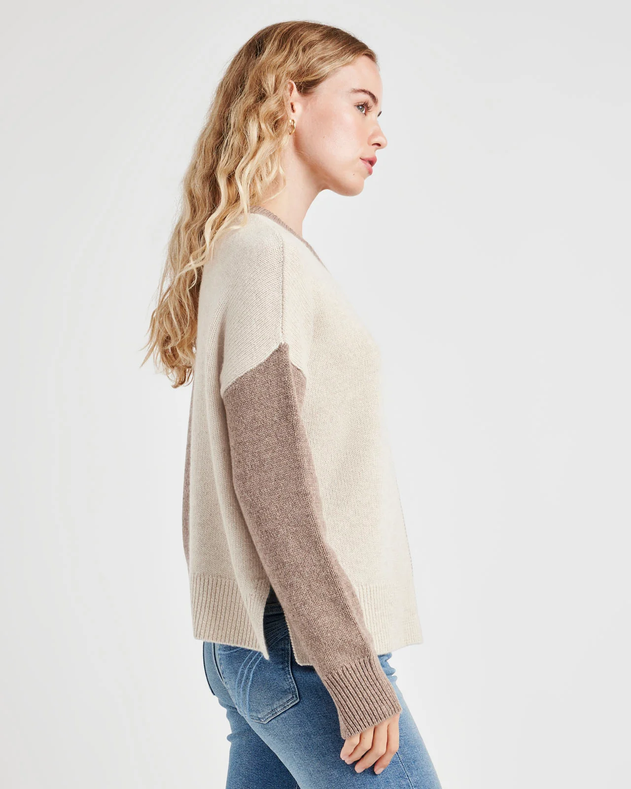 19190-cashblend-amy-colorblock-sweater-11.webp Cashblend Amy Colorblock Sweater