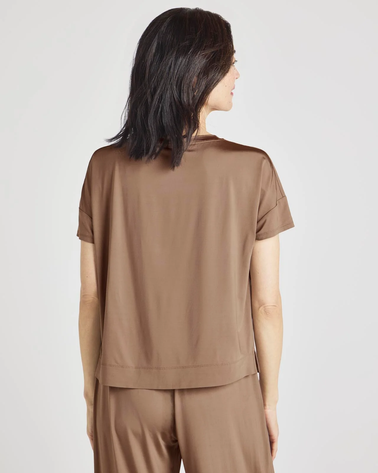 19471-charmeuse-lyr-short-sleeve-tee-10.webp Charmeuse LYR Short Sleeve Tee