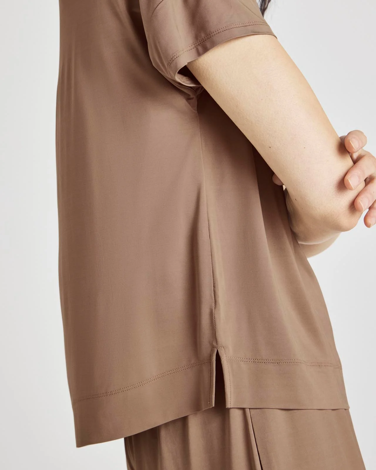 19471-charmeuse-lyr-short-sleeve-tee-7.webp Charmeuse LYR Short Sleeve Tee