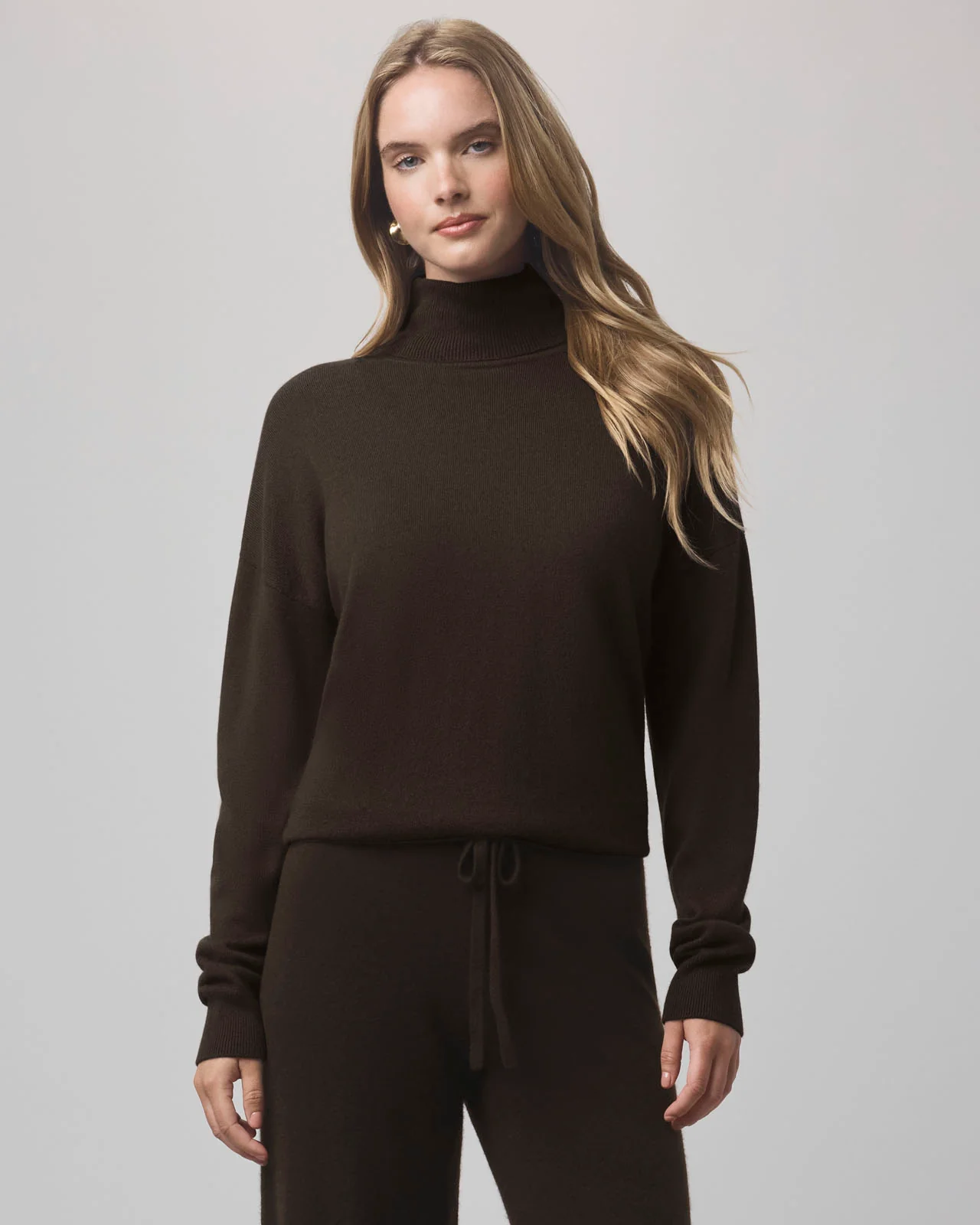 1991-tori-cashmere-turtleneck-sweater-2.webp Tori Cashmere Turtleneck Sweater