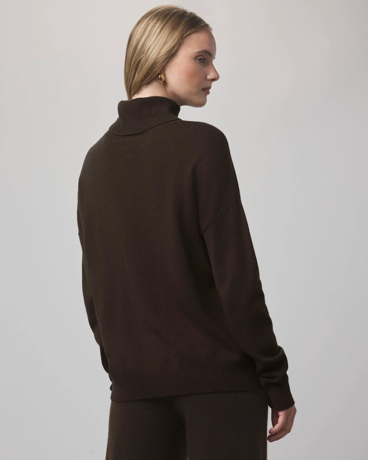 1991-tori-cashmere-turtleneck-sweater-5.webp Tori Cashmere Turtleneck Sweater