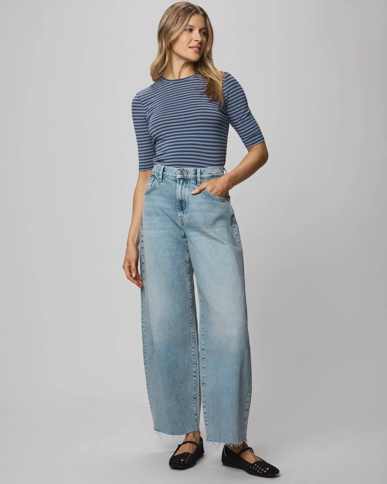 Carson Barrel Leg Jean in Light Wash
