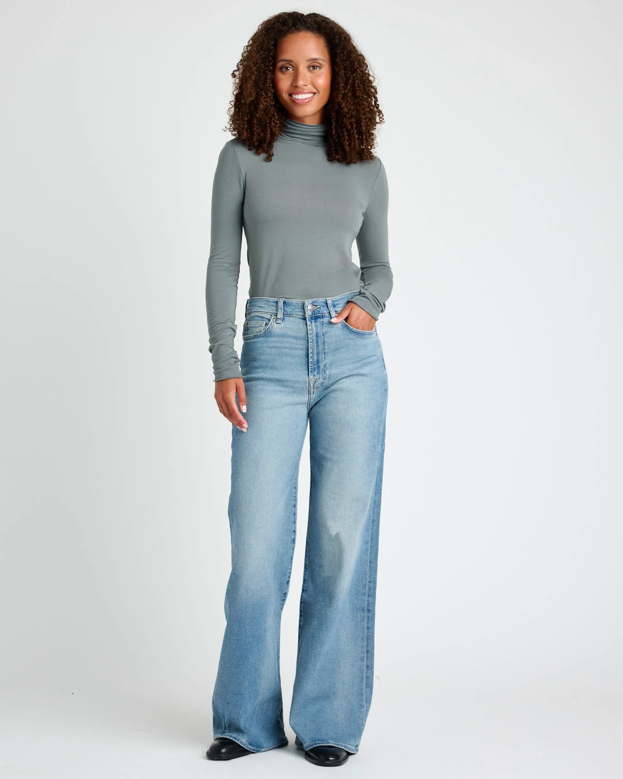 2233-high-rise-wide-leg-jean-5.webp High-Rise Wide Leg Jean