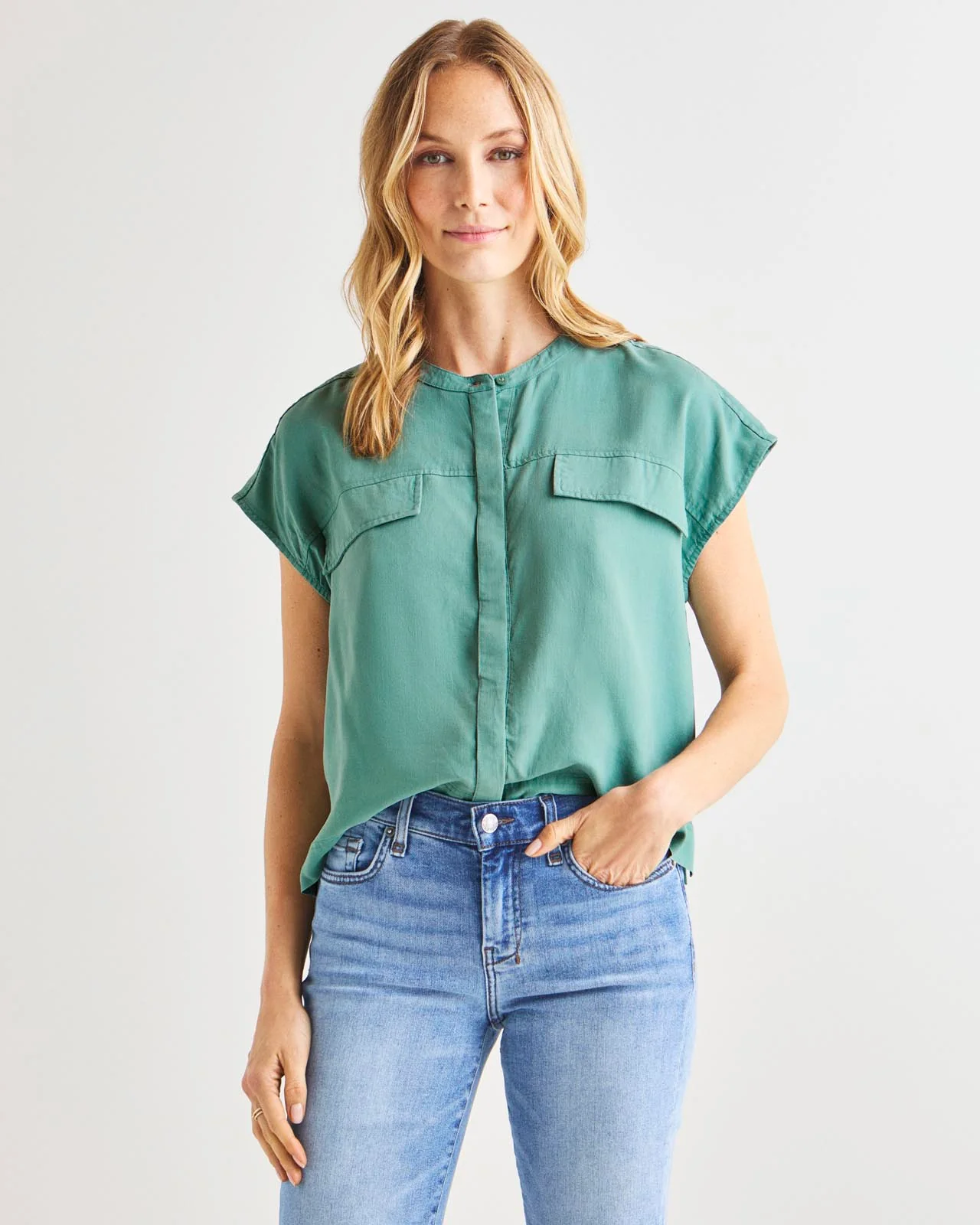 23030-kamryn-top-10.webp Kamryn Top