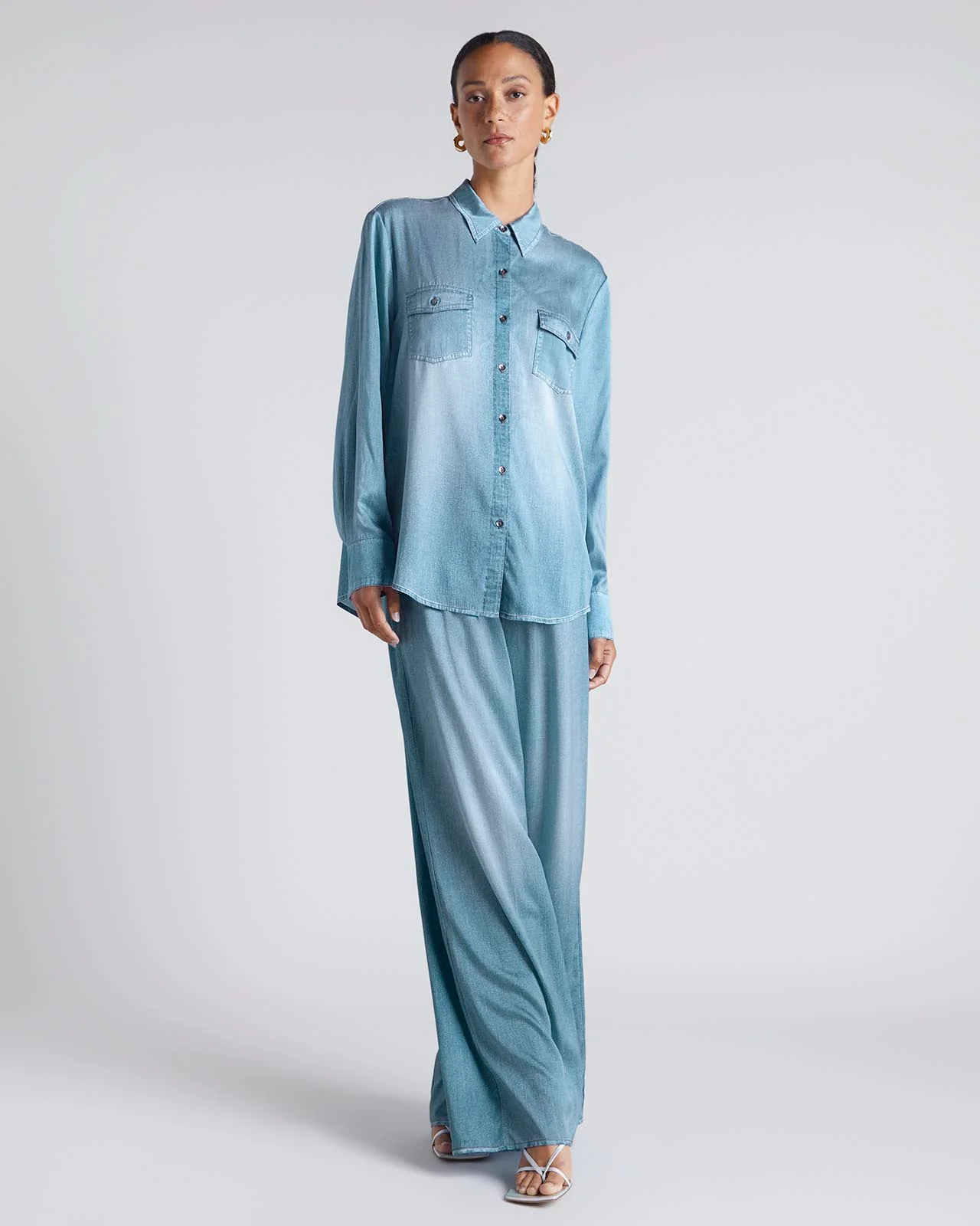 23081-kate-young-x-splendid-silk-button-down-denim-print-shirt-8.webp Kate Young x Splendid Silk Button-Down Denim-Print Shirt