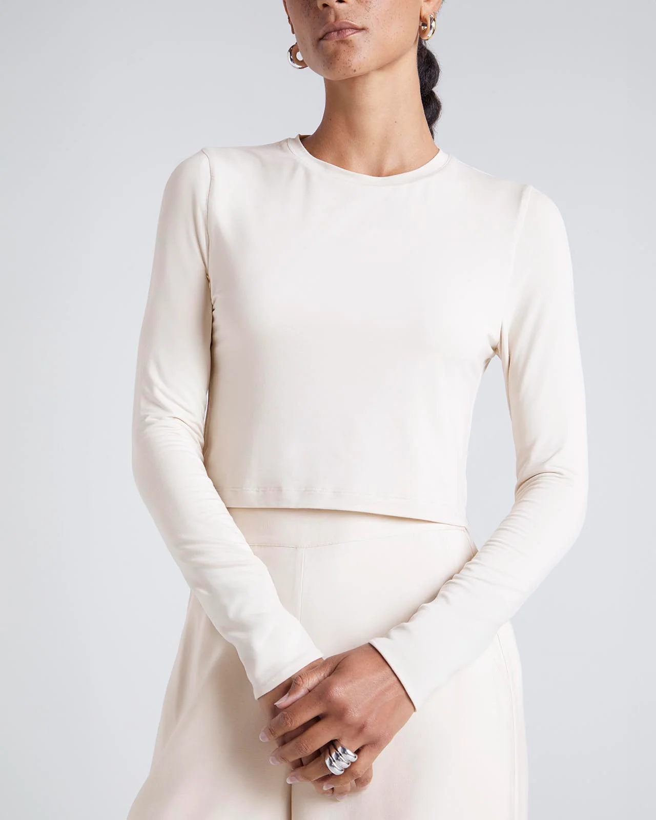 23122-kate-young-x-splendid-silk-modal-long-sleeve-tee-10.webp Kate Young x Splendid Silk-Modal Long Sleeve Tee