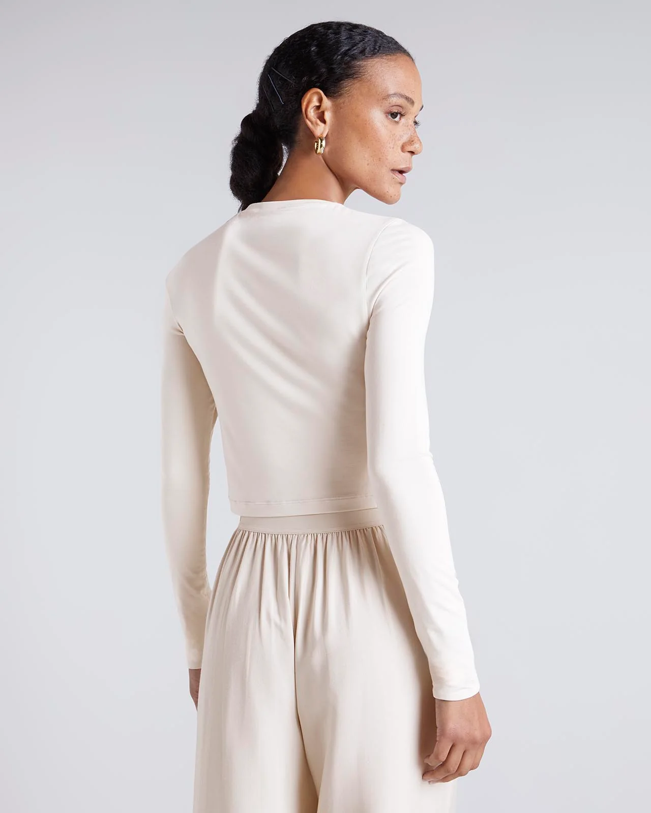 23122-kate-young-x-splendid-silk-modal-long-sleeve-tee-13.webp Kate Young x Splendid Silk-Modal Long Sleeve Tee