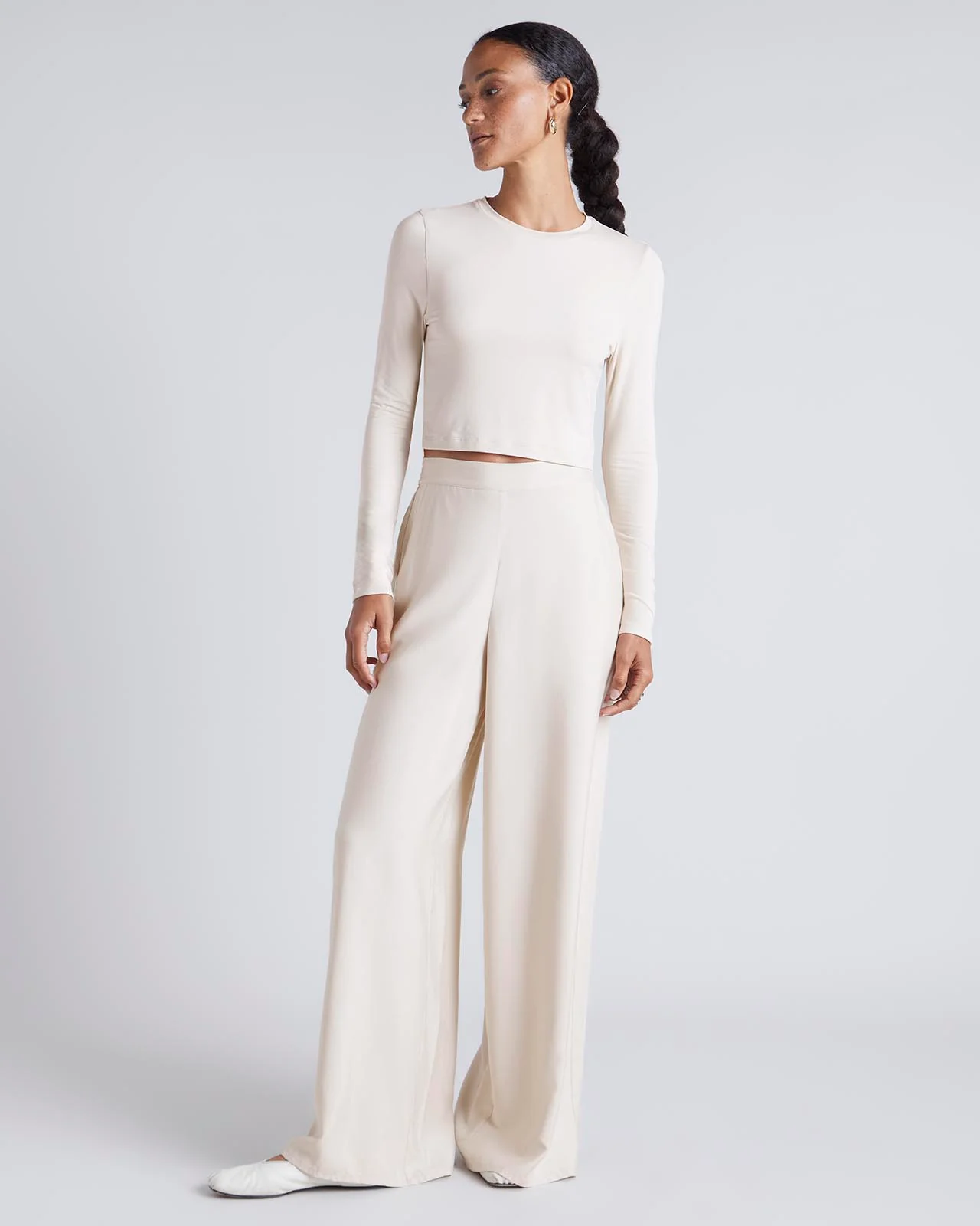 23122-kate-young-x-splendid-silk-modal-long-sleeve-tee-15.webp Kate Young x Splendid Silk-Modal Long Sleeve Tee