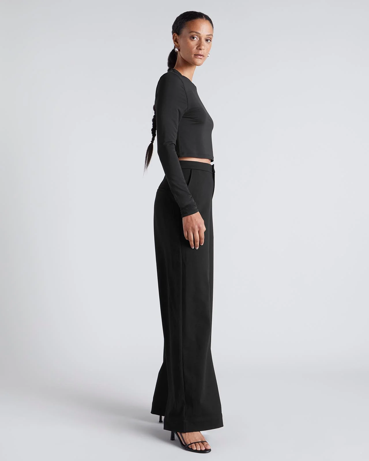 23122-kate-young-x-splendid-silk-modal-long-sleeve-tee-19.webp Kate Young x Splendid Silk-Modal Long Sleeve Tee