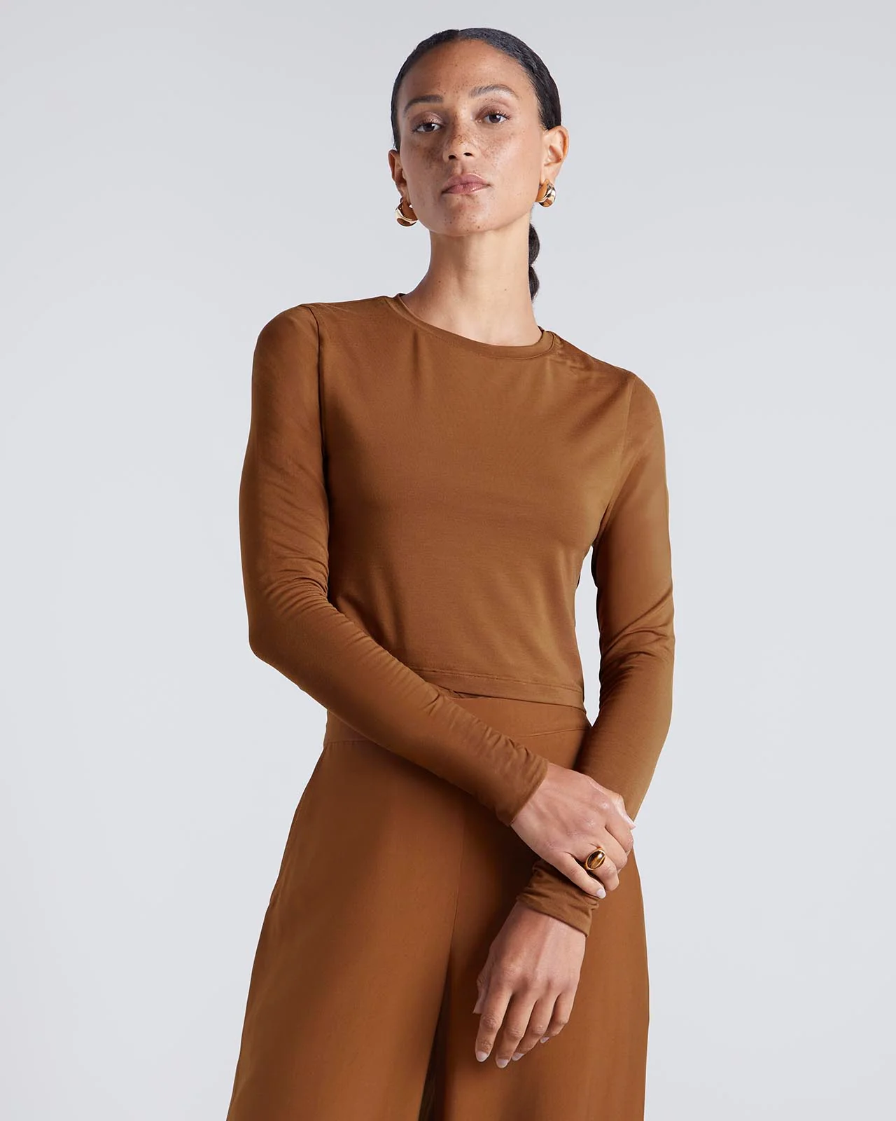 23122-kate-young-x-splendid-silk-modal-long-sleeve-tee-22.webp Kate Young x Splendid Silk-Modal Long Sleeve Tee