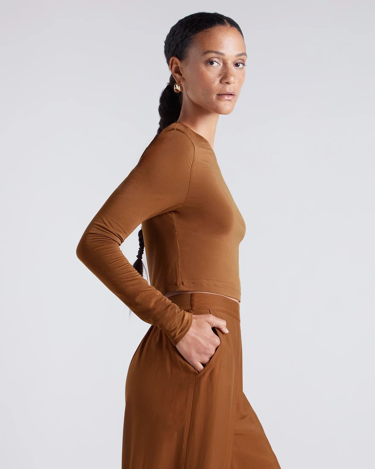 23122-kate-young-x-splendid-silk-modal-long-sleeve-tee-25.webp Kate Young x Splendid Silk-Modal Long Sleeve Tee