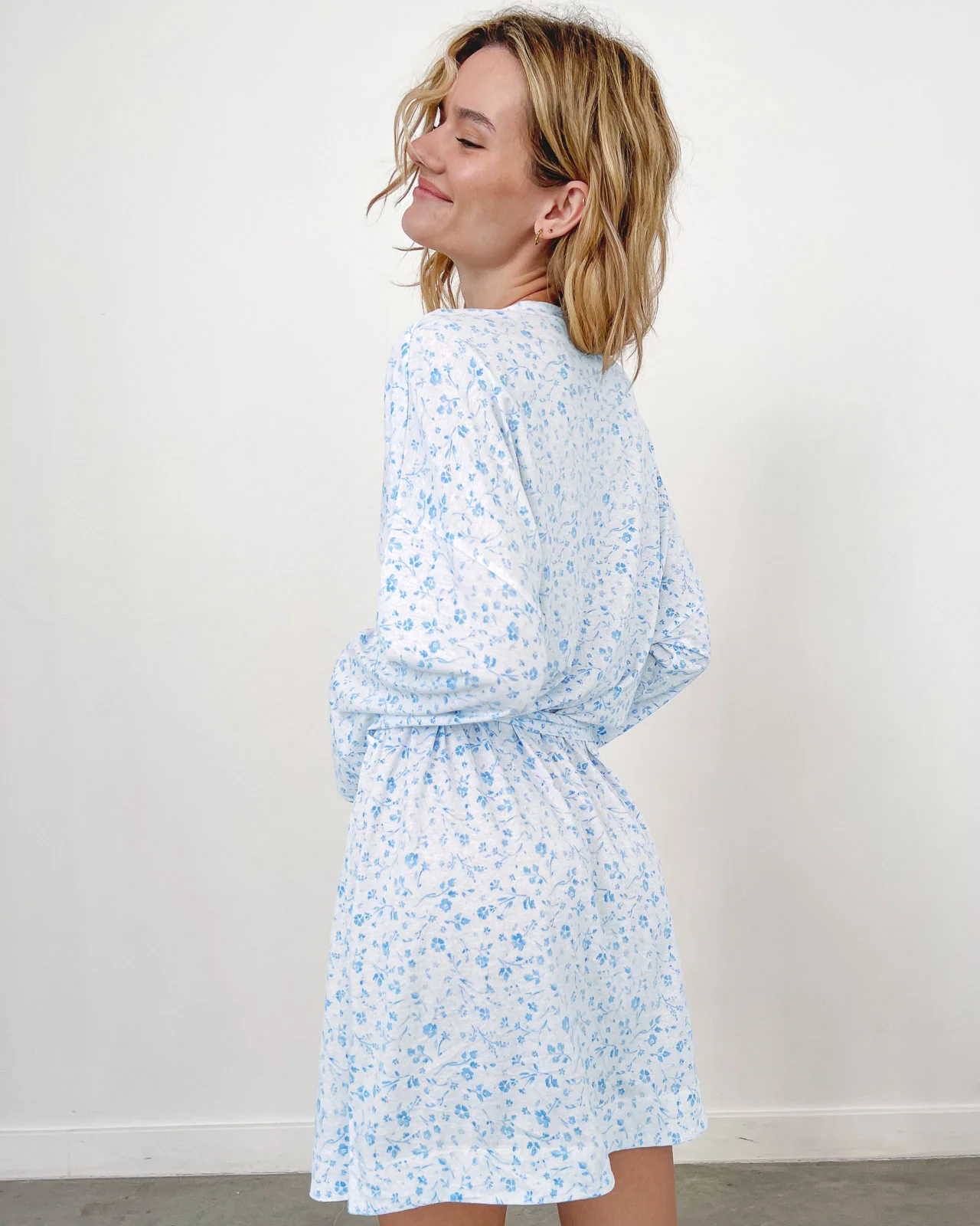 23727-light-blue-floral-aurora-robe-4.webp Light Blue Floral Aurora Robe
