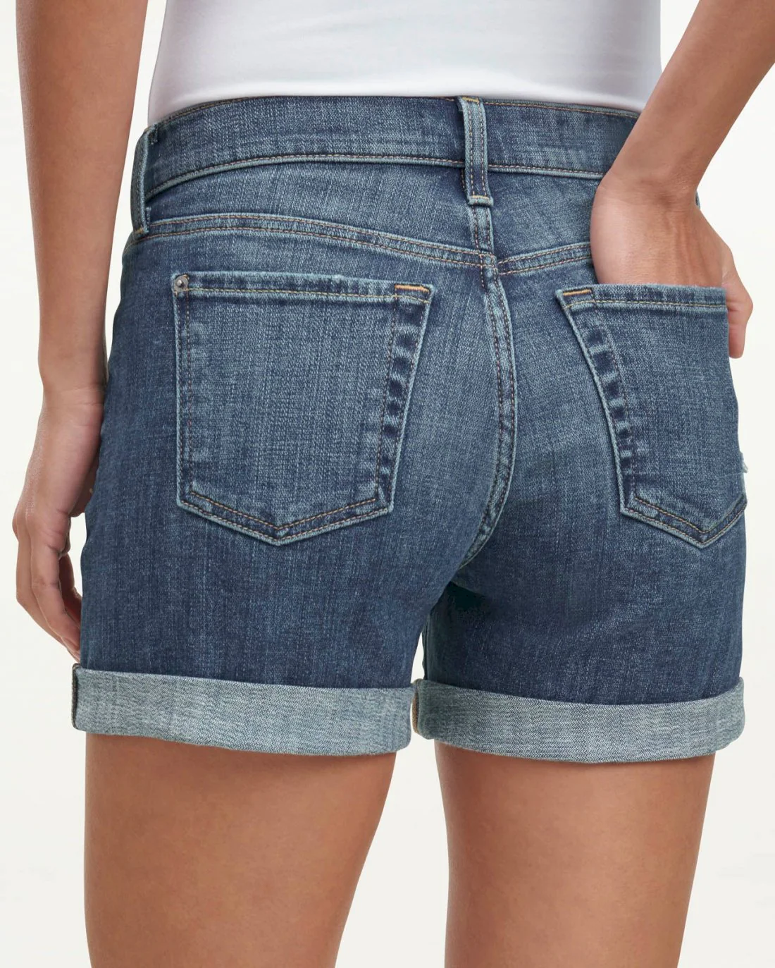 2375-mid-rise-relaxed-cuff-short-4.webp Mid-Rise Relaxed Cuff Short