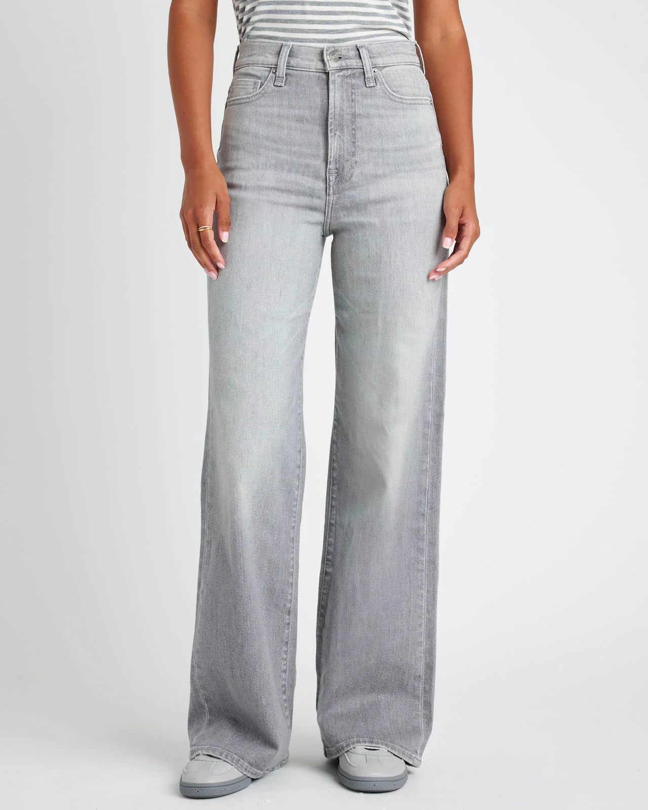 6707-grey-high-rise-wide-leg-jean-1.webp Grey High-Rise Wide Leg Jean