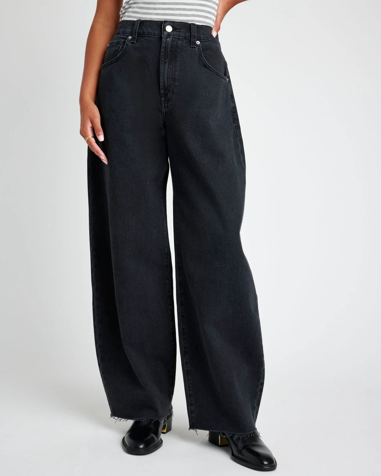 6727-carson-barrel-leg-jean-in-black-rinse-1.webp Carson Barrel Leg Jean in Black Rinse