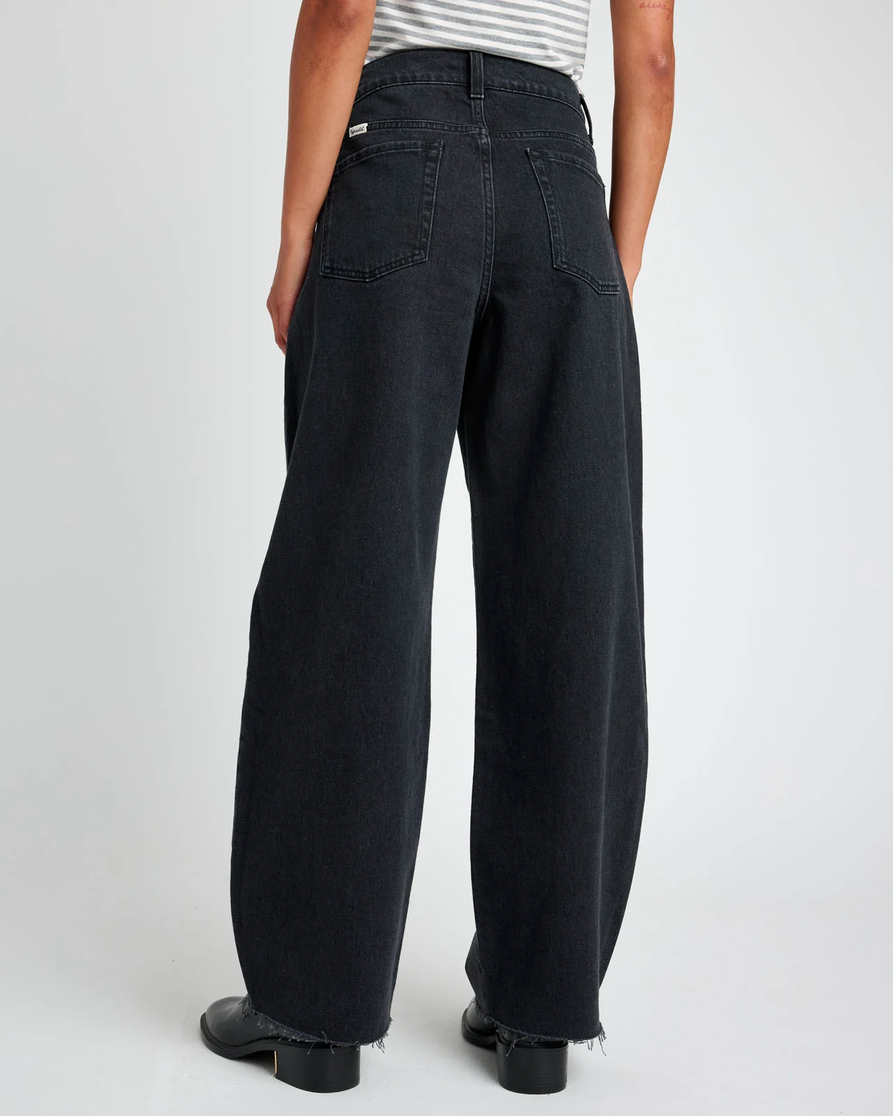 6727-carson-barrel-leg-jean-in-black-rinse-5.webp Carson Barrel Leg Jean in Black Rinse