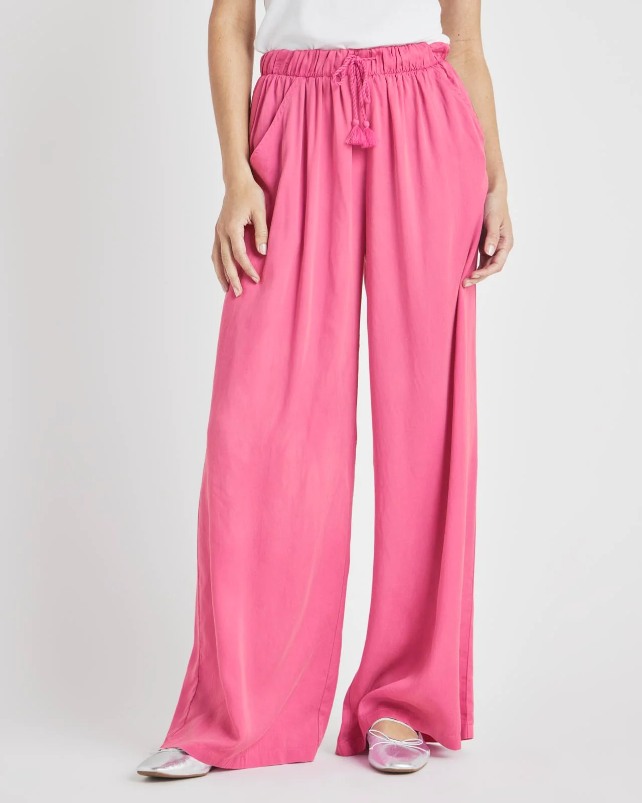 7055-lainey-wide-leg-pant-4.webp Lainey Wide Leg Pant