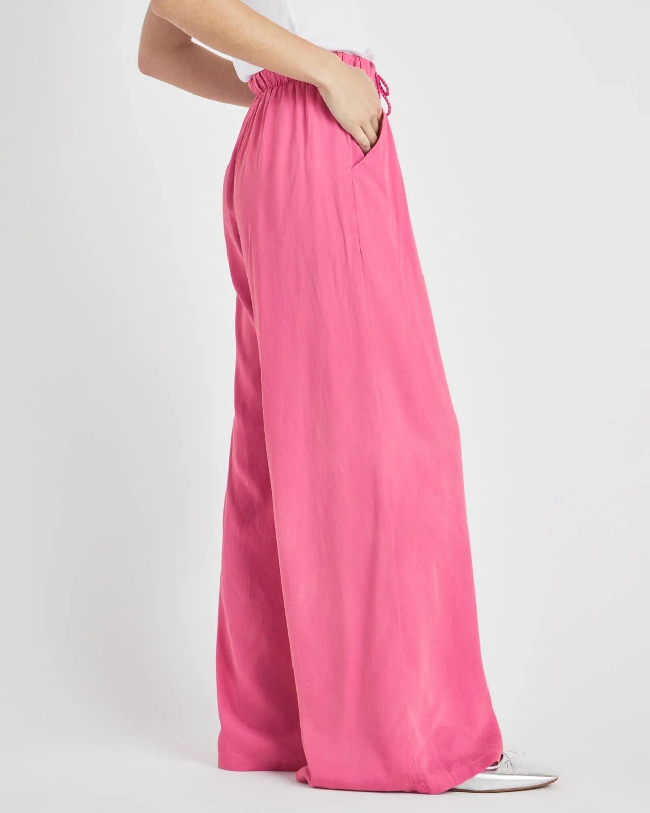 7055-lainey-wide-leg-pant-5.webp Lainey Wide Leg Pant