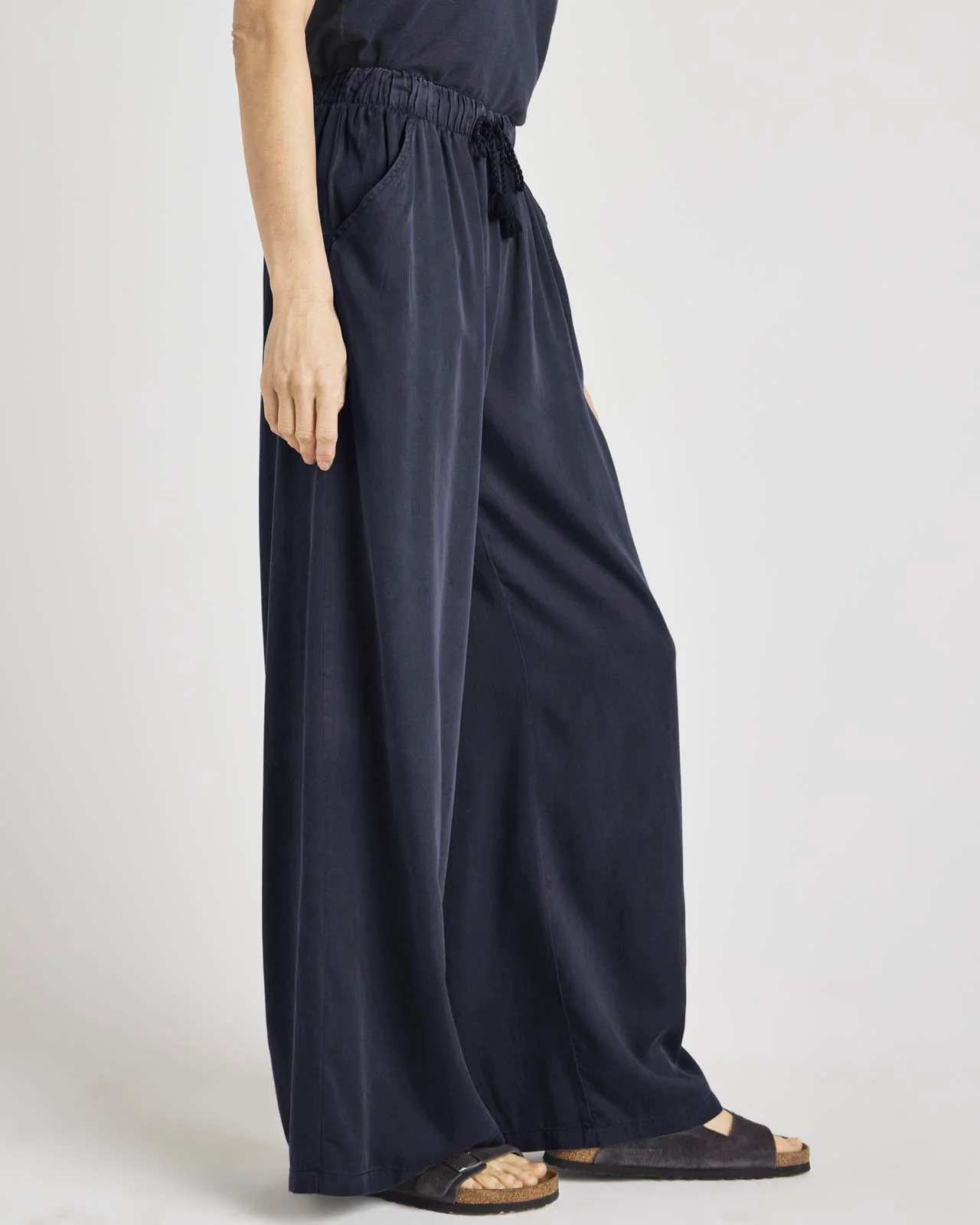7055-lainey-wide-leg-pant-9.webp Lainey Wide Leg Pant