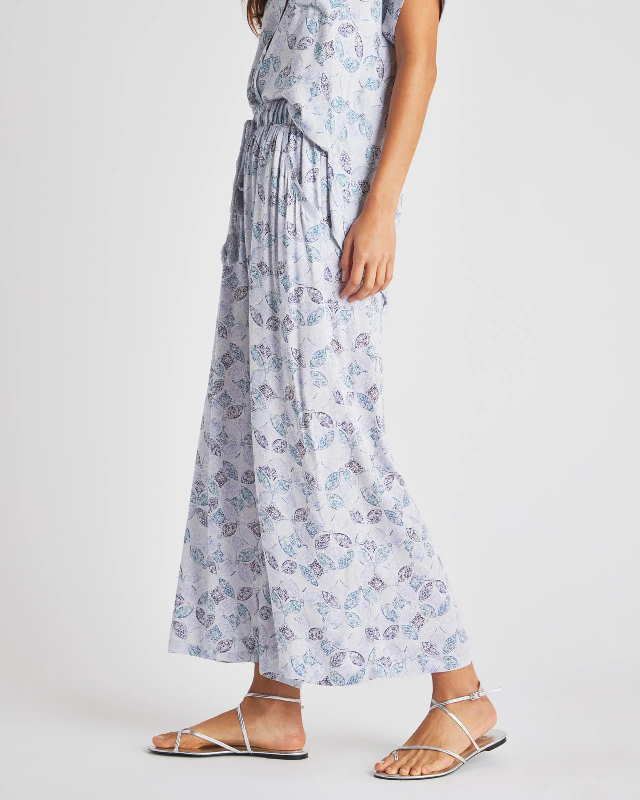 7286-lainey-cropped-wide-leg-pant-4.webp Lainey Cropped Wide Leg Pant