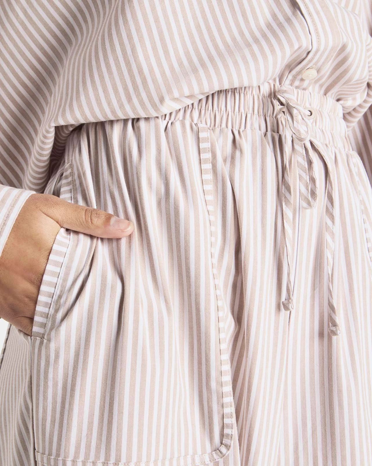 7400-splendid-x-cellajaneblog-poplin-wide-leg-pant-4.webp Splendid x @Cellajaneblog Poplin Wide Leg Pant