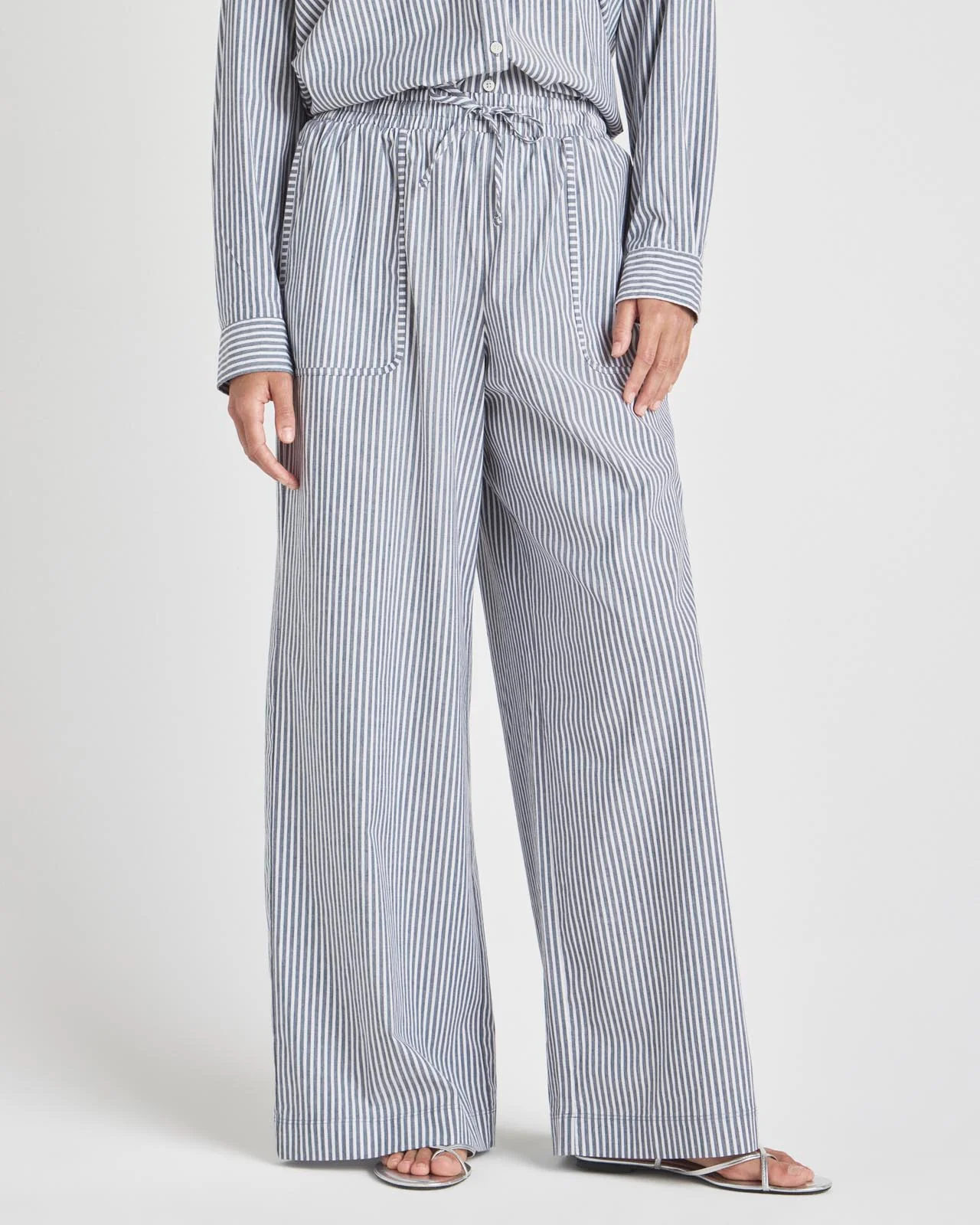 7400-splendid-x-cellajaneblog-poplin-wide-leg-pant-8.webp Splendid x @Cellajaneblog Poplin Wide Leg Pant