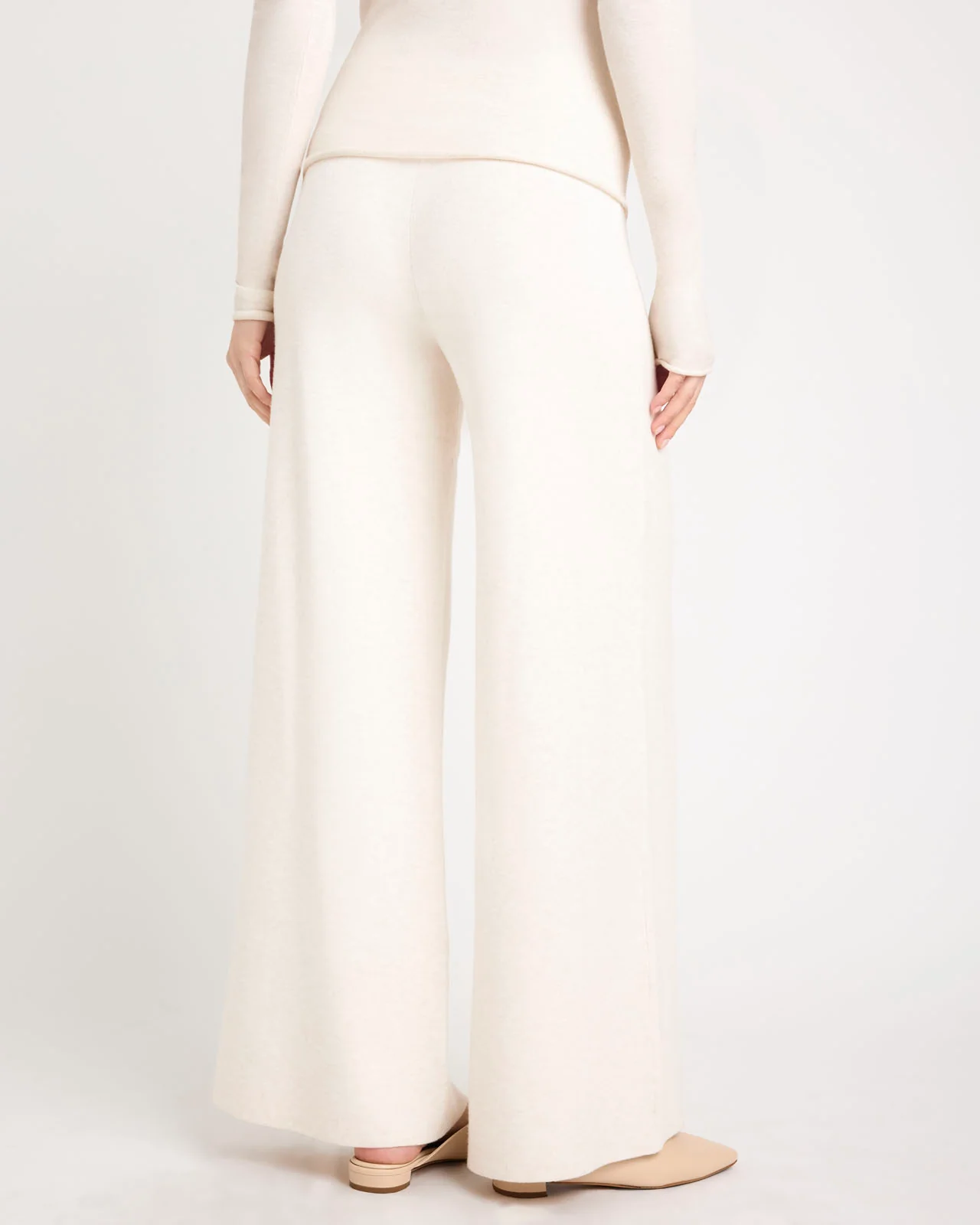 7637-splendid-x-cellajaneblog-wide-leg-sweater-pant-24.webp Splendid x @Cellajaneblog Wide Leg Sweater Pant