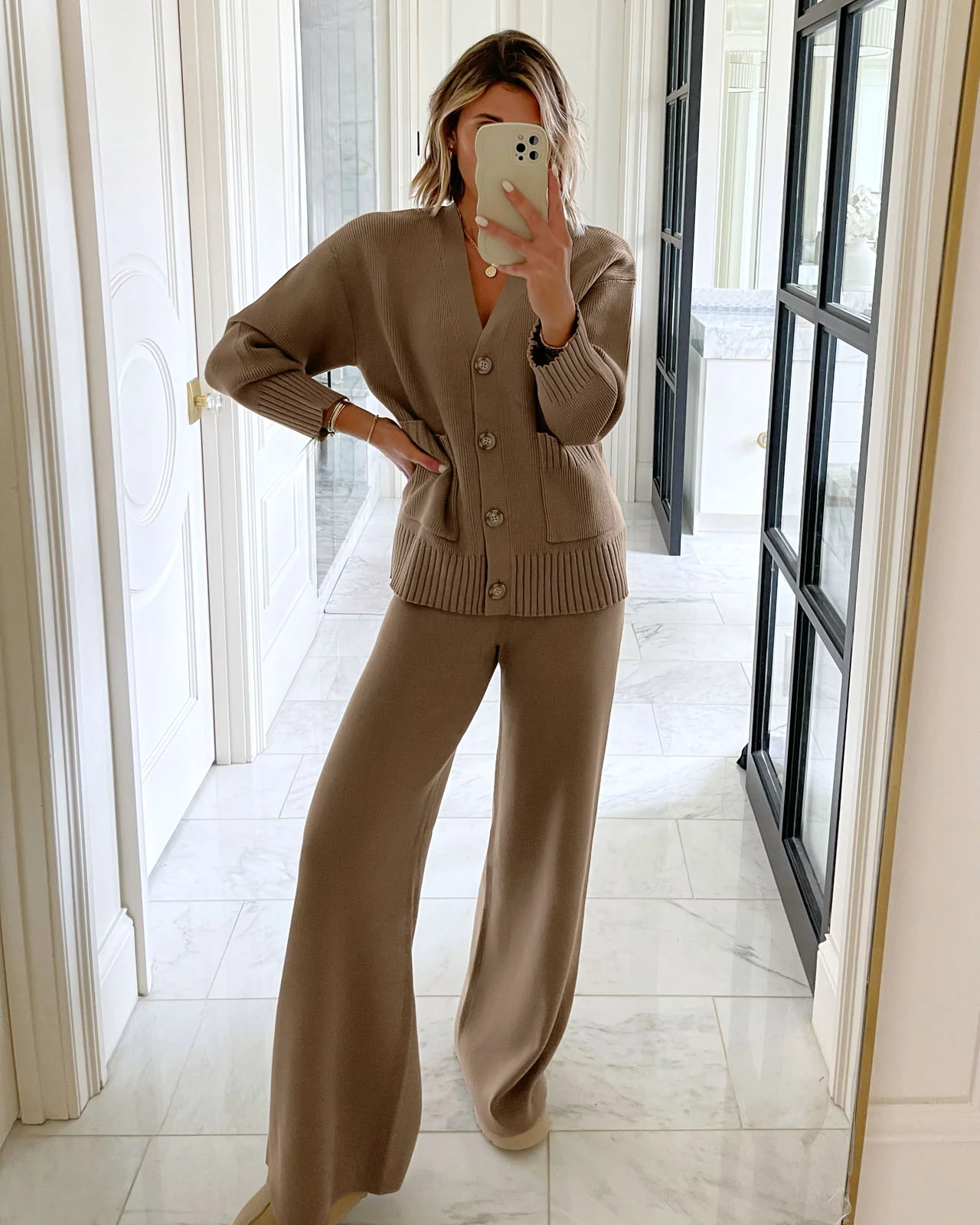 7637-splendid-x-cellajaneblog-wide-leg-sweater-pant-25.webp Splendid x @Cellajaneblog Wide Leg Sweater Pant