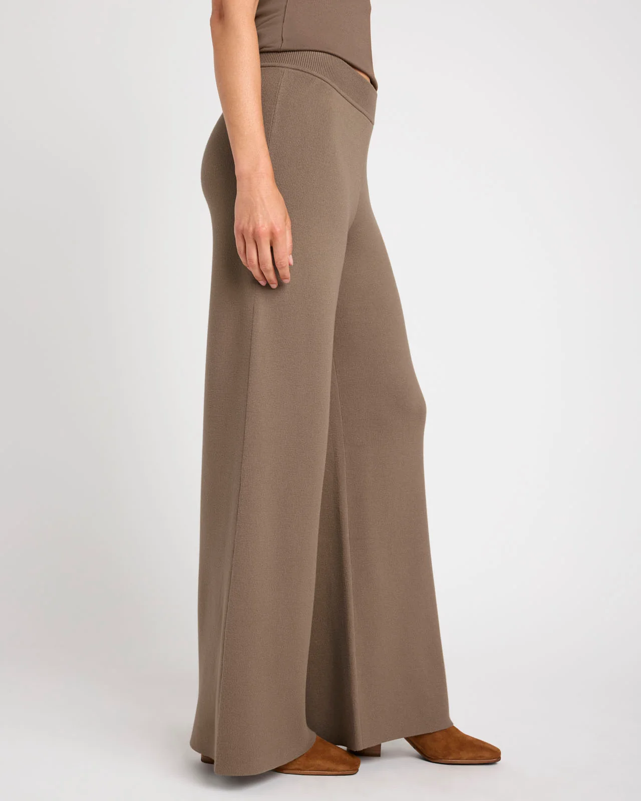 7637-splendid-x-cellajaneblog-wide-leg-sweater-pant-29.webp Splendid x @Cellajaneblog Wide Leg Sweater Pant
