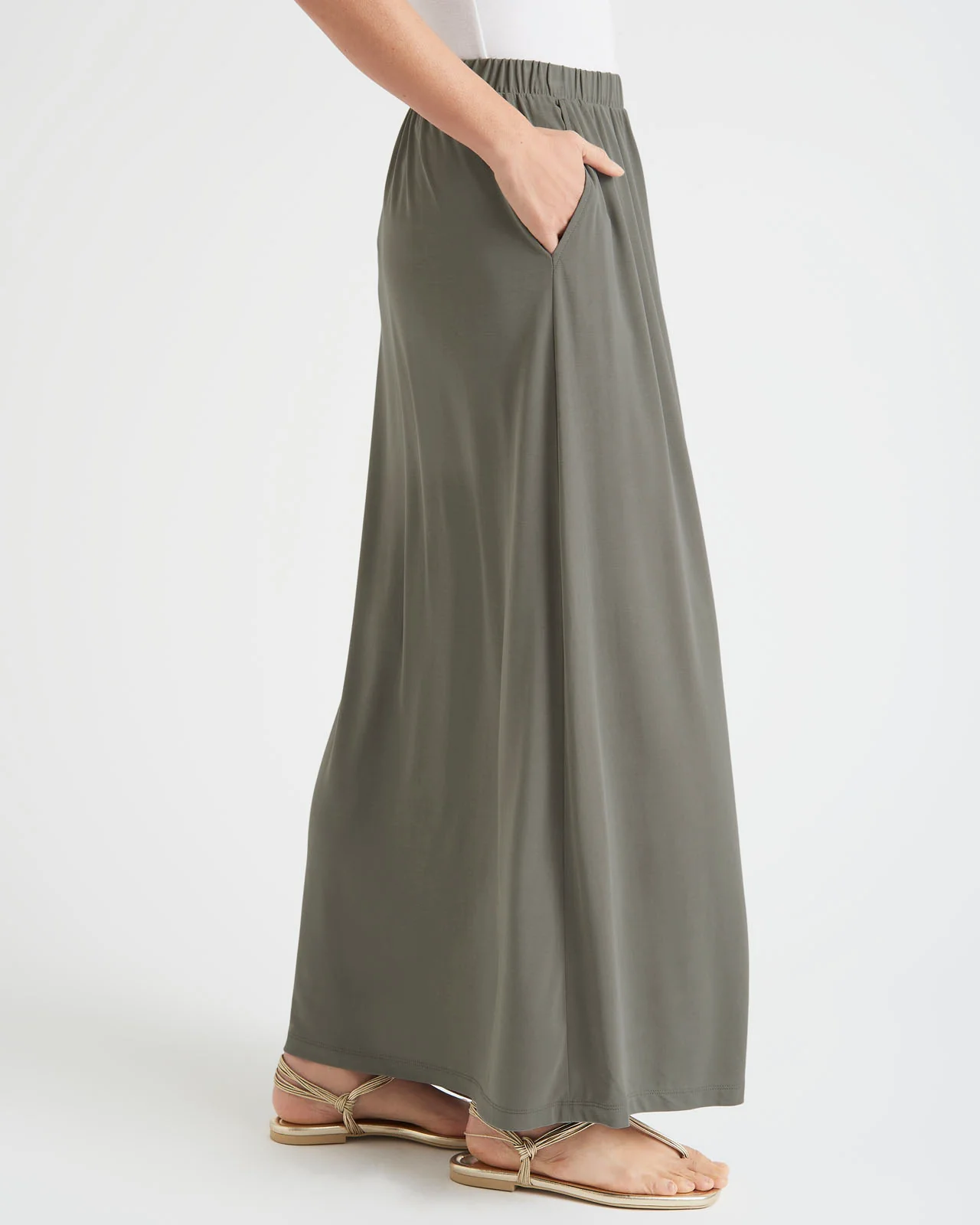 7977-arlo-sandwash-jersey-maxi-skirt-3.webp Arlo Sandwash Jersey Maxi Skirt