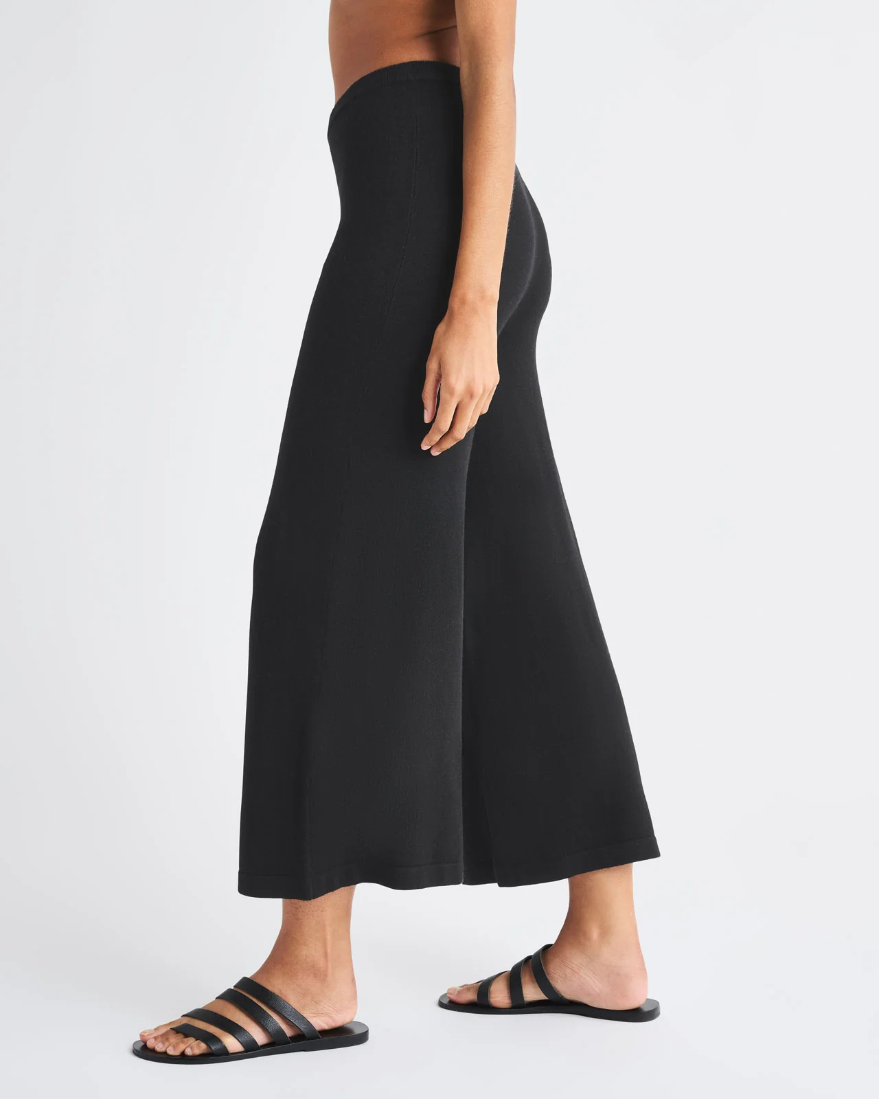 8354-cropped-loopknit-lyr-sweaterpant-9.webp Cropped Loopknit LYR Sweaterpant