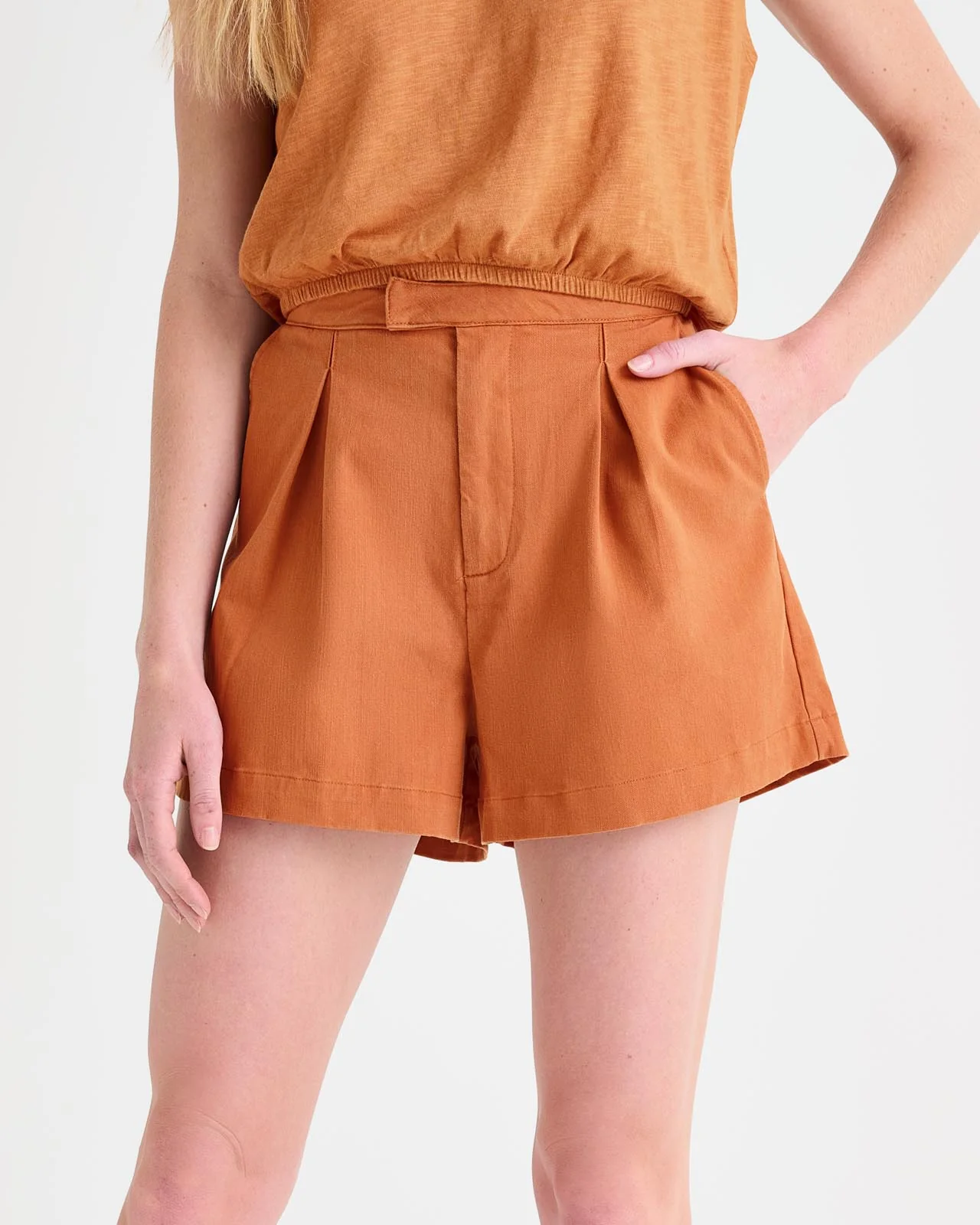8525-splendid-x-rachelove-high-waist-shorts-2.webp Splendid x Rachelove High-Waist Shorts