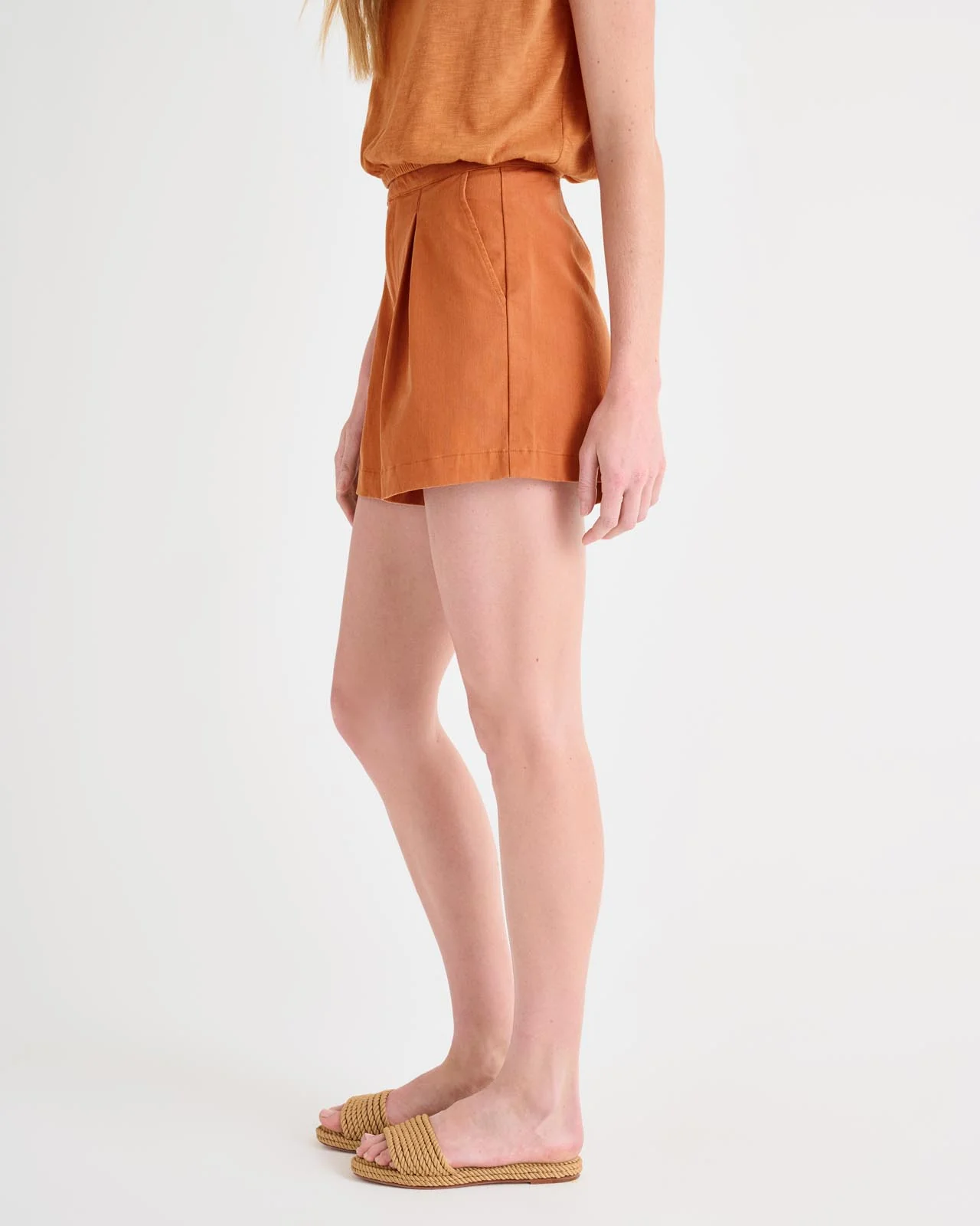 8525-splendid-x-rachelove-high-waist-shorts-5.webp Splendid x Rachelove High-Waist Shorts